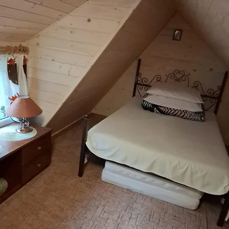 Duzy Drewniany Nad Rzeka, 381, Lacko Casa de Férias Obidza