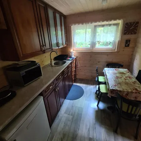 Duzy Drewniany Nad Rzeka, 381, Lacko Obidza